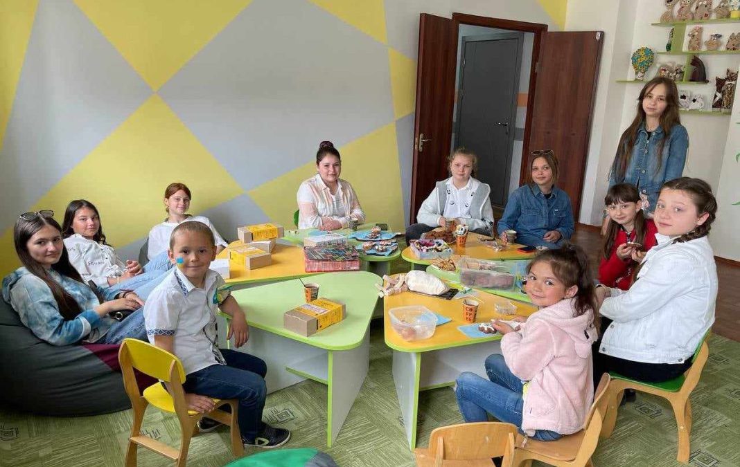 Досвід роботи позашкільної освіти в Україні